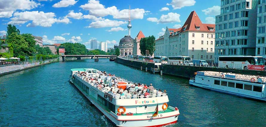 Bootstour Berlin - Bootsfahrt auf der Spree